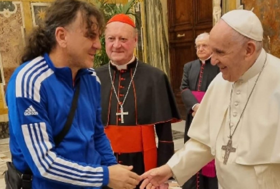 Veldin Karić s izaslanstvom GNK Dinamo na audijenciji kod Pape Franje u Vatikanu