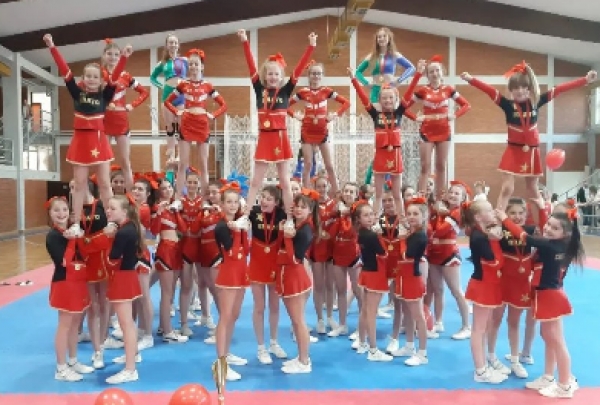 Sjajni rezultati varaždinskog Cheerleading kluba Bravo na natjecanju u Vinkovcima